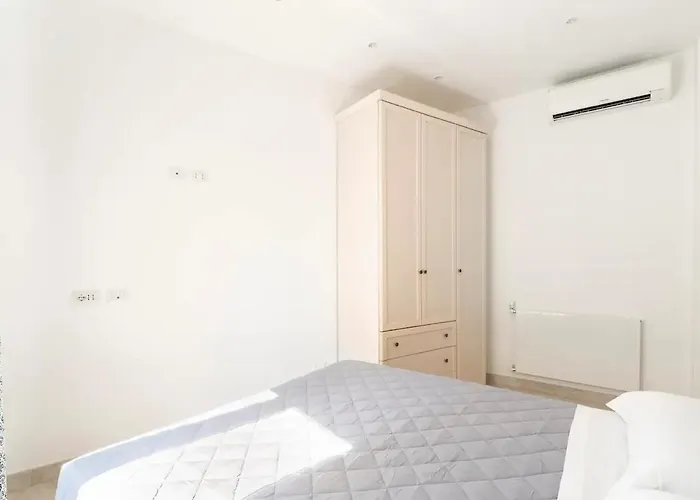 First Floor Rom